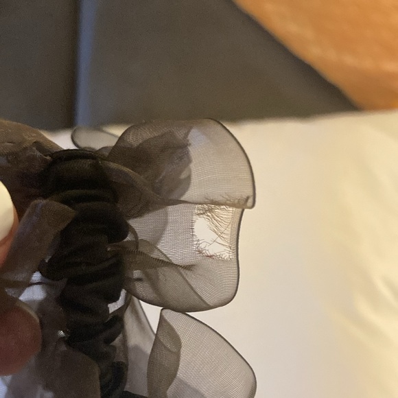 Heart-shaped gemstone on black sheer garter belt - Picture 3 of 3